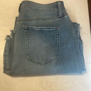 Distressed capris size 27